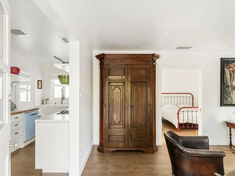 1711 Linden Ave — Photo 4