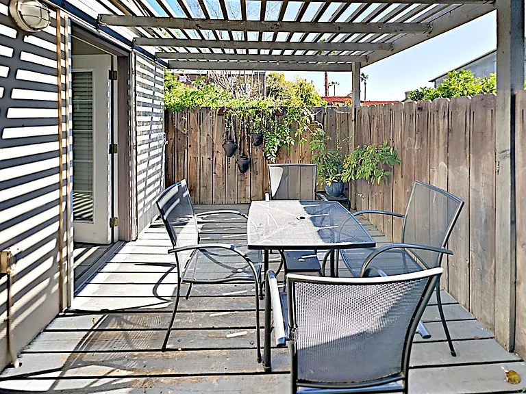 942 23rd St #B — Photo 24
