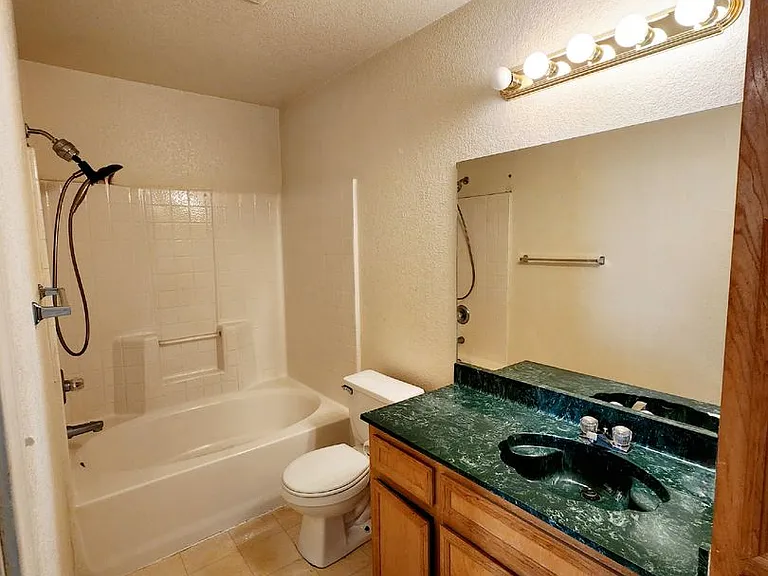 3208 Raven Dr — Photo 9