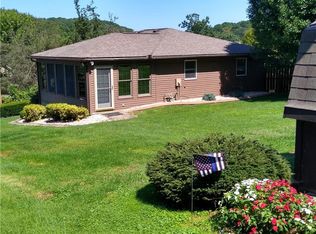 2315 1/2 Locust St, Greensburg, PA