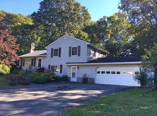 2 Birchwood Dr, Rhinebeck, NY 12572