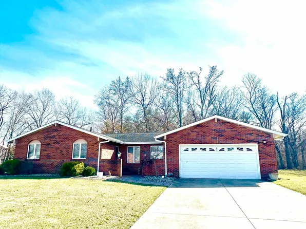 47 Lakewood Dr, Centralia, IL 62801
