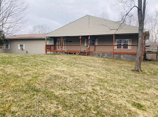 19040 McKenzie St, Cassopolis, MI 49031