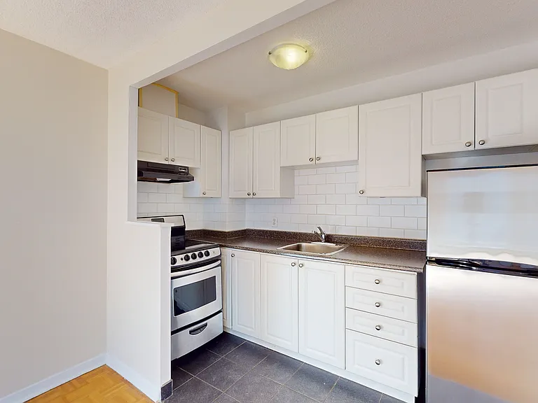 10 Burnside Ave — Photo 20