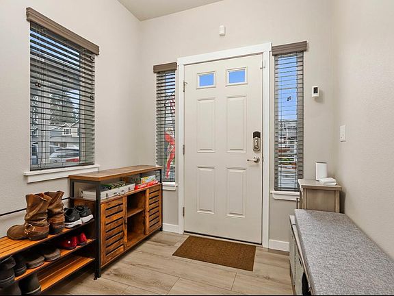 5th image of 421 Penny Ave Unit 8
