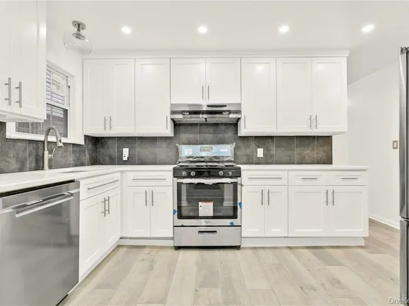 115-30 Inwood Street image 3 of 24