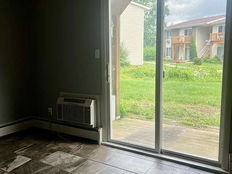 2400 Light Rd — Photo 6