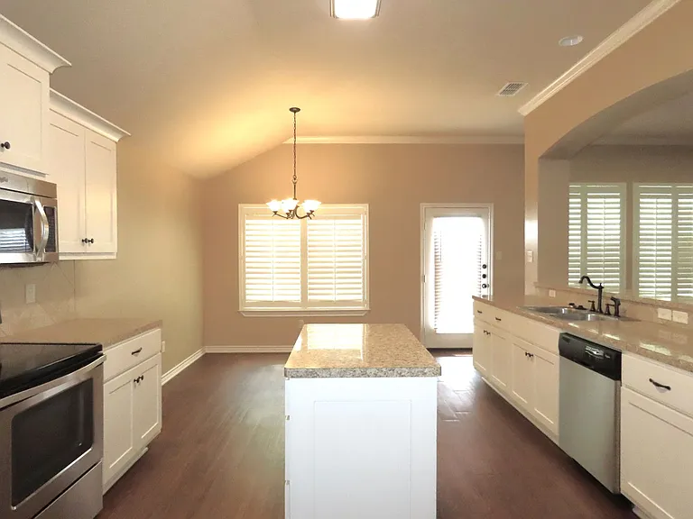 414 Asher — Photo 12