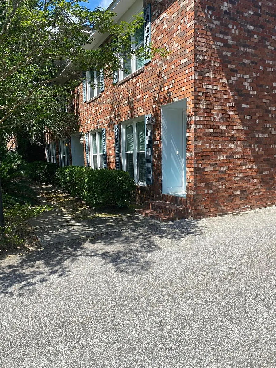 Building Photo - 9 S Anderson Ave #B