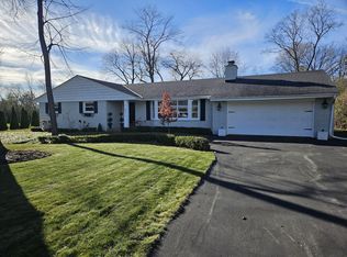 6911 N Yates Rd, Fox Pt, WI 53217