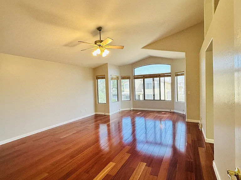 672 W Raven Dr — Photo 26