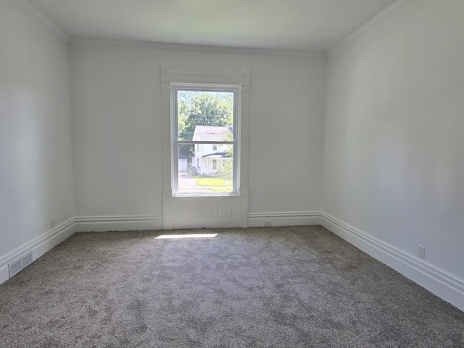 2 bed, $1,200 — Photo 4