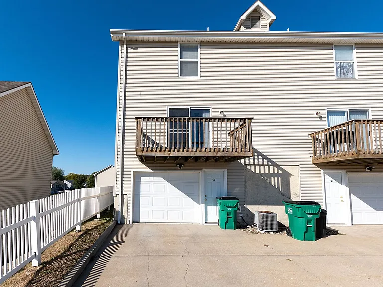 Windsor Townhomes Community — Photo 40