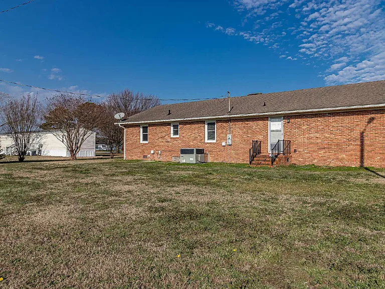 1296 Country Club Rd — Photo 24