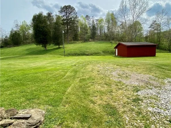 181 Creston Rd, Evans, WV 25241