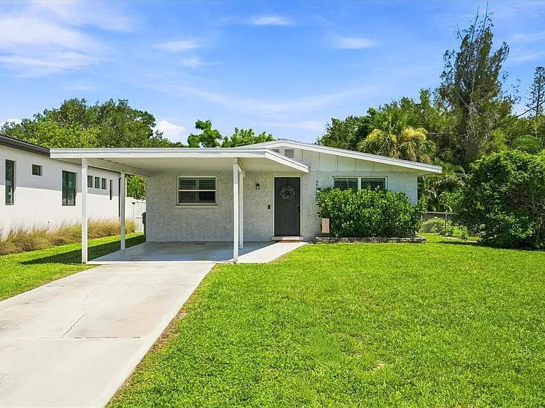 2449 Wood St — Photo 35