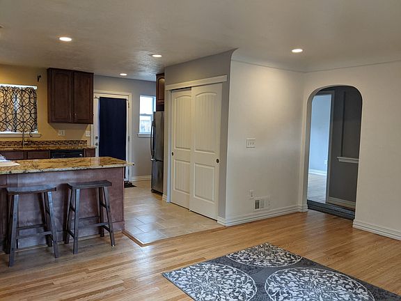Current neutral paint color