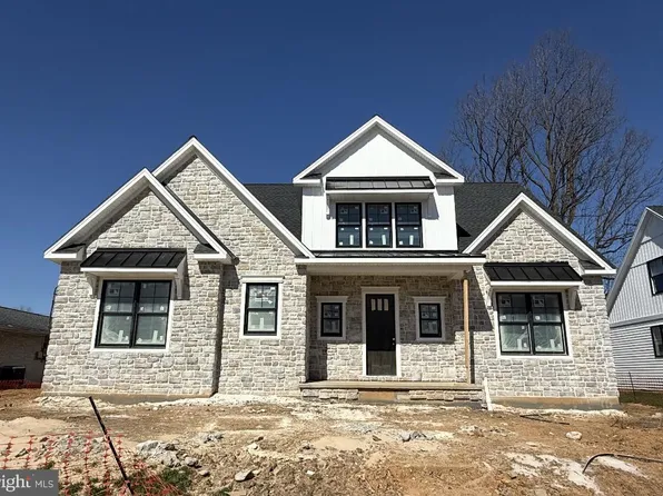 319 Cedar Ave, Hershey, PA 17033