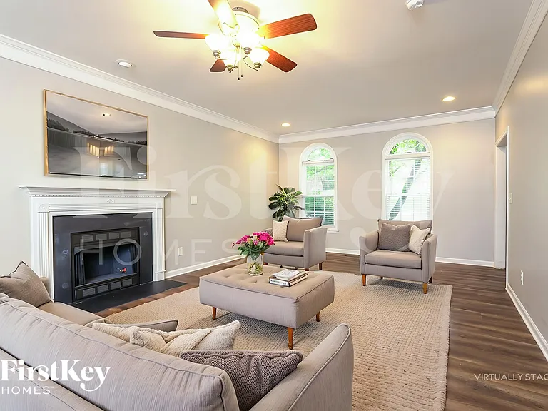 6590 Lake Dale Way — Photo 3