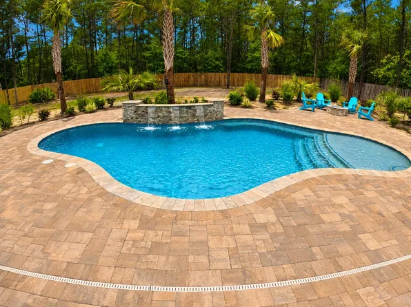 285 Mill Pond Cv, Freeport, FL 32439