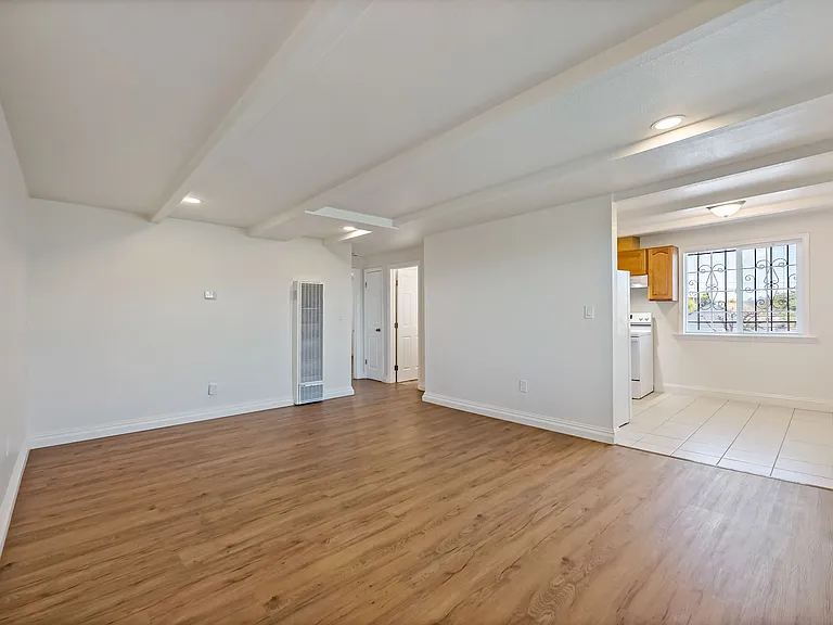324 S 4th St #326 — Photo 27