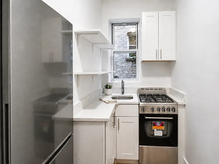 142 Hicks St #2D — Photo 2