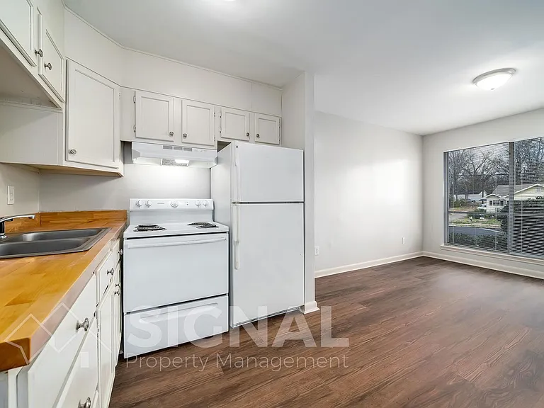 420 78th St S #G — Photo 11