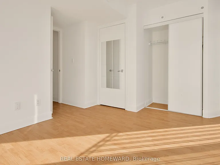 415 Jarvis St #200 — Photo 10
