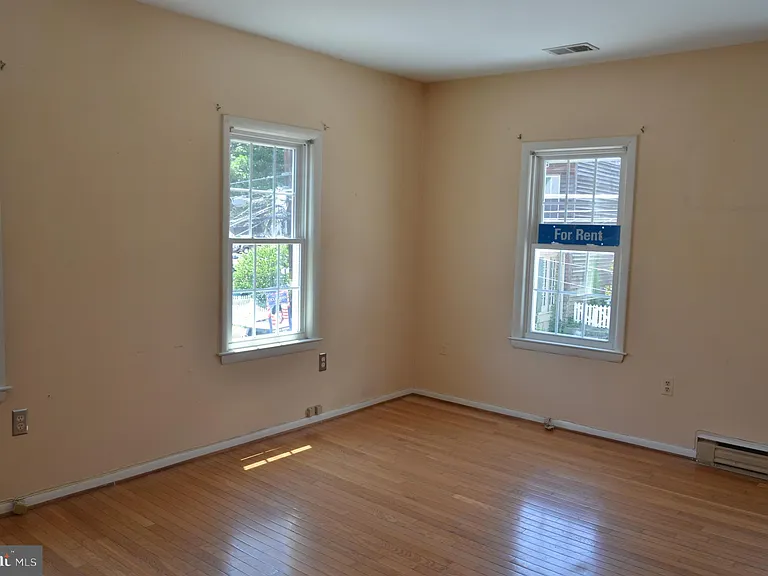 303 Commerce St #C — Photo 7