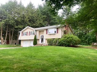 6 Brewster St, Merrimack, NH 03054