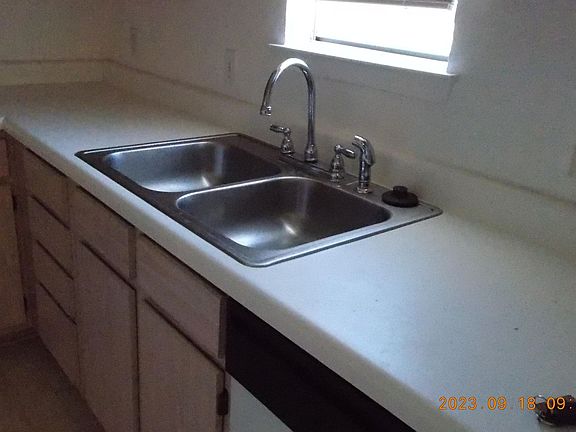 5th image of 225 Kerby St APT C