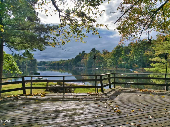 166 N Lake Shore Dr, Dingmans Ferry, PA 18328