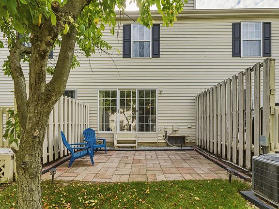 4th image of 5348 Firebush Ln #98B
