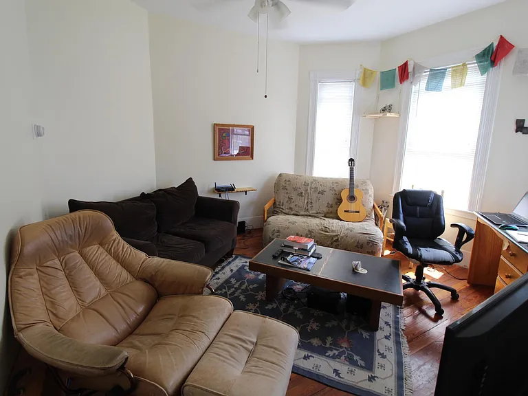 8 Beech St #4 — Photo 1