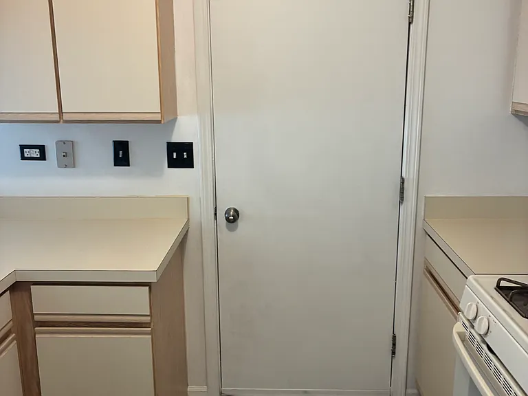 328 Bunker Hill Cir — Photo 18