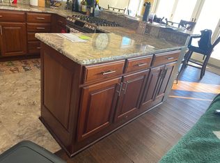 1515 Midwood Dr, White Lake, MI 48386