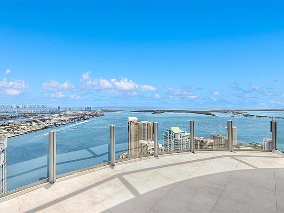 3rd image of 300 Biscayne Blvd #805