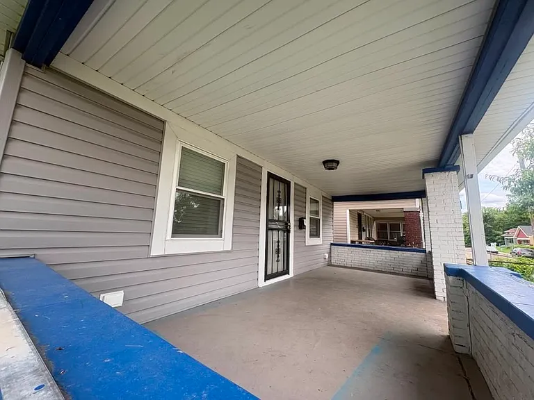 2857 Indianapolis Ave — Photo 2