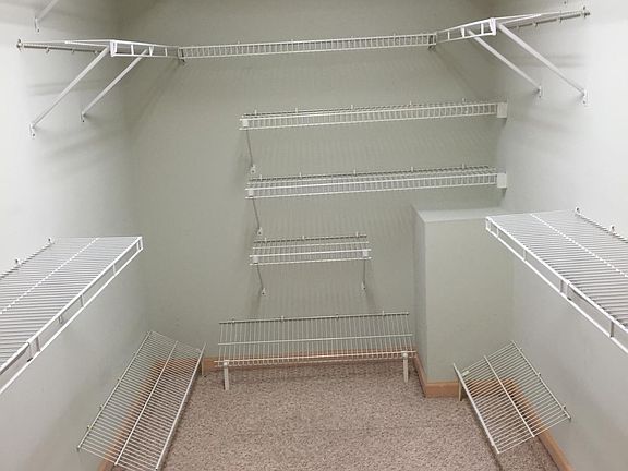 Walk in closet