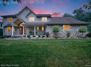 3556 Shady Beach Blvd, Orchard Lake, MI 48324