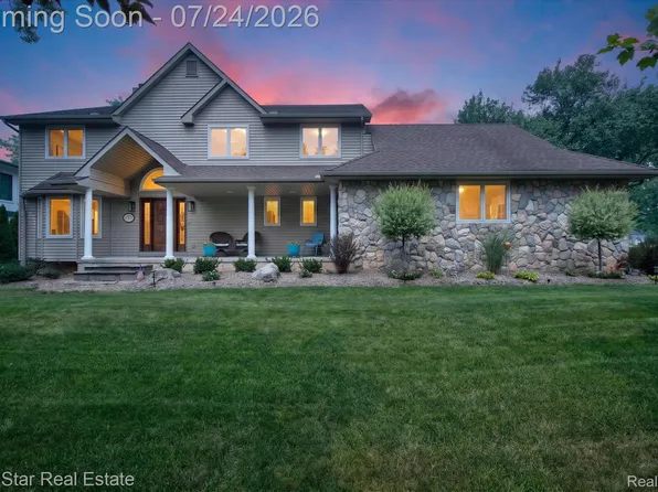 3556 Shady Beach Blvd, Orchard Lake, MI 48324