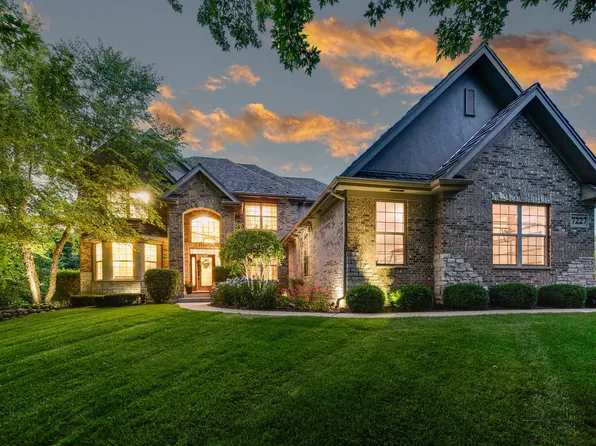 7227 Lenox Ct, Mundelein, IL 60060