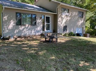 91 E Pattagansett Rd, Niantic, CT 06357