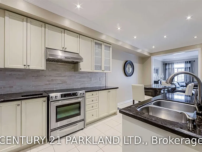 15 Sedgewick Pl — Photo 16