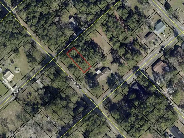 1303 Vernon St, Waycross, GA 31501