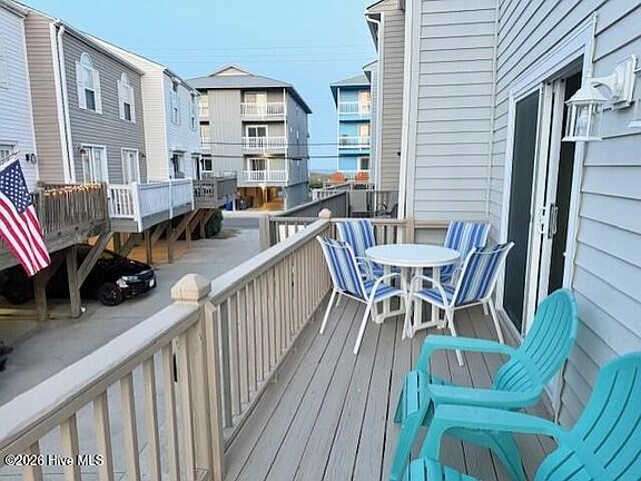 2nd image of 511 N Carolina Beach Avenue N Unit 4