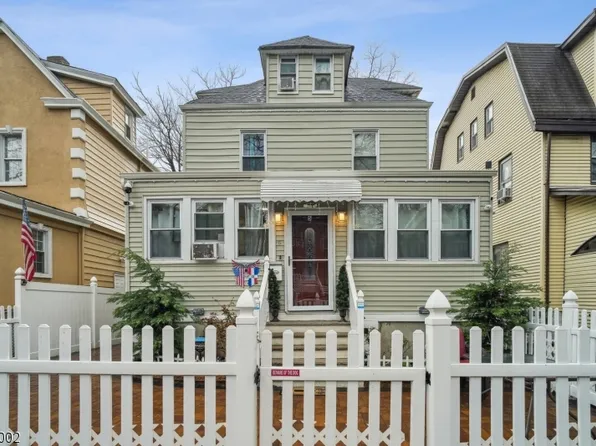 5 Davis Ave, East Orange City, NJ 07017
