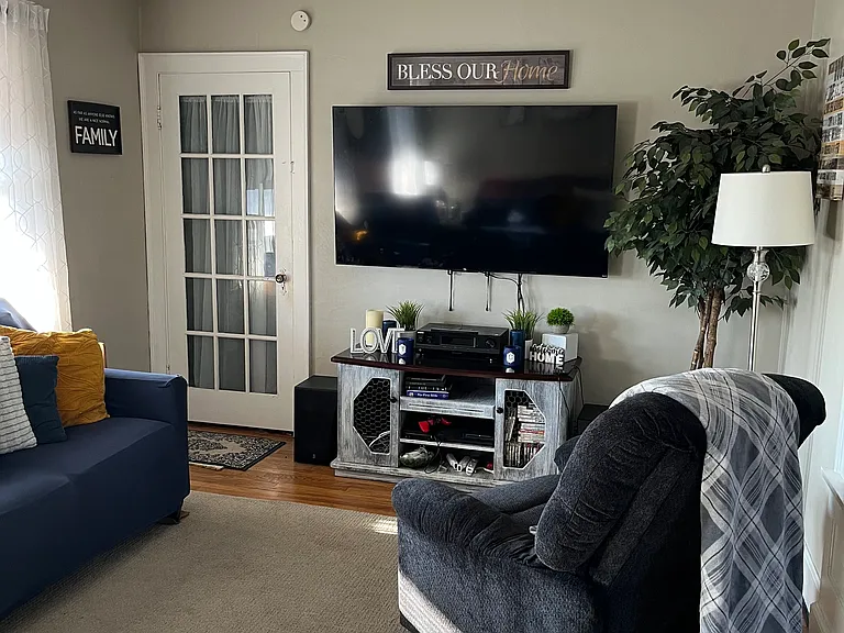 1216 Hammond Ave — Photo 4