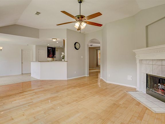 5th image of 519 N Marathon Way