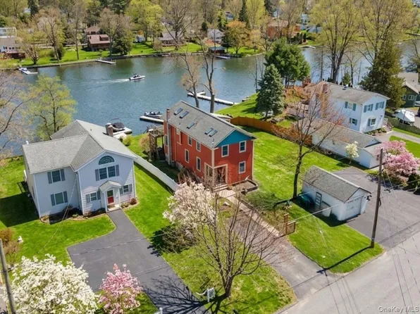 44 Linden Avenue, Greenwood Lake, NY 10925